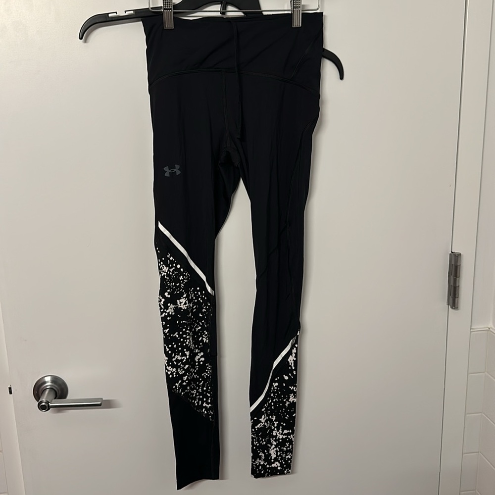 $40 WITH FREE SHIPPING!! Under Armour compressive leggings with strings (M)